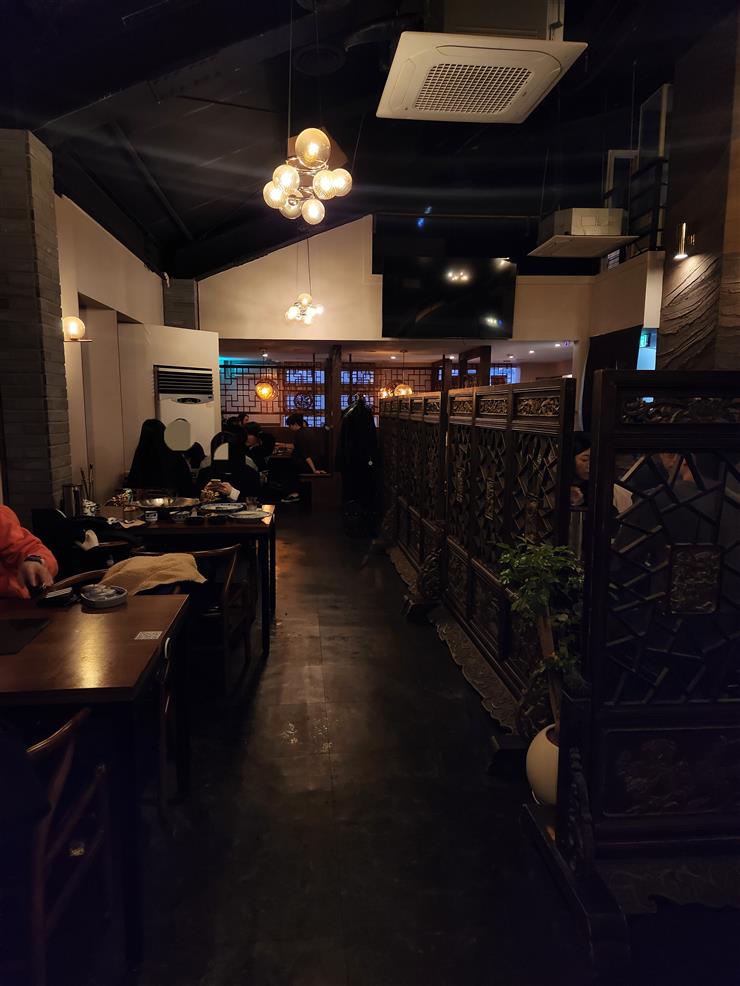 인물이 없는 매장 사진